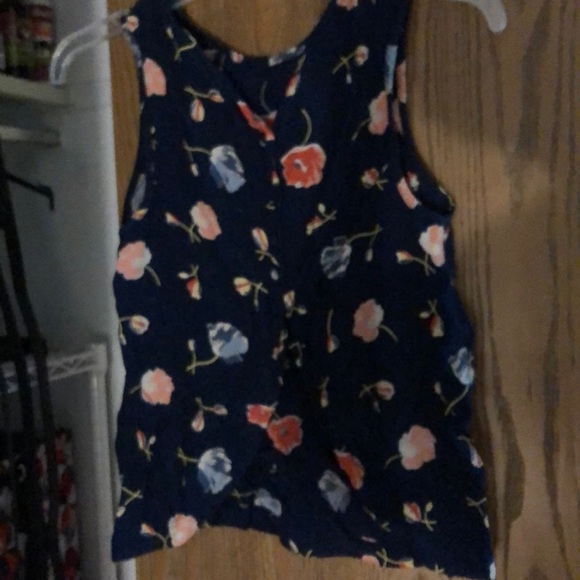 Floral sleeveless top - Picture 2 of 4